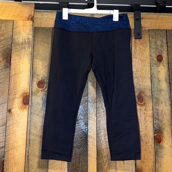 Lululemon crops - Picture 1 of 1
